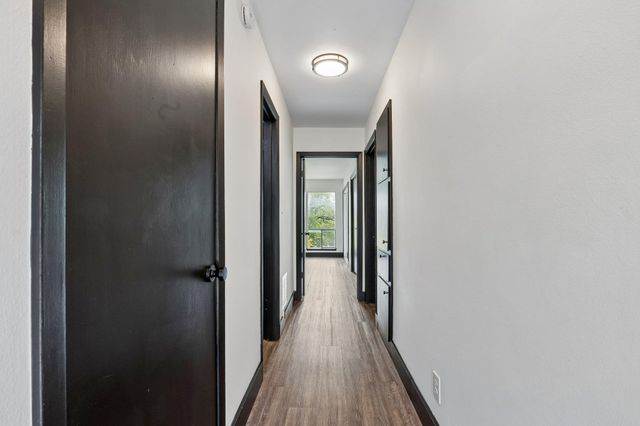 100 Lido CIR H2, Lakeway, TX 78734