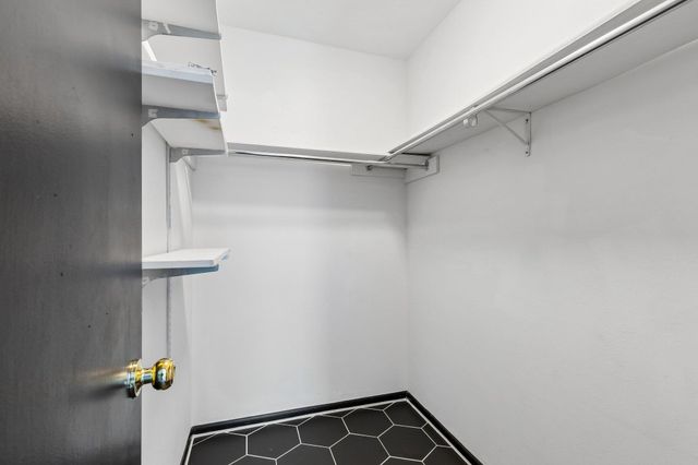 100 Lido CIR H2, Lakeway, TX 78734