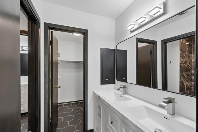 100 Lido CIR H2, Lakeway, TX 78734