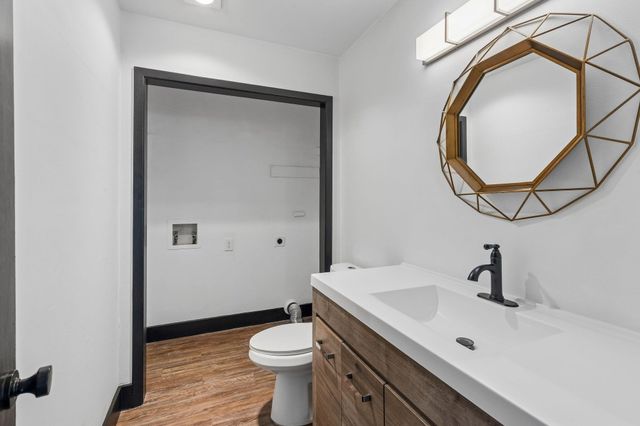 100 Lido CIR H2, Lakeway, TX 78734