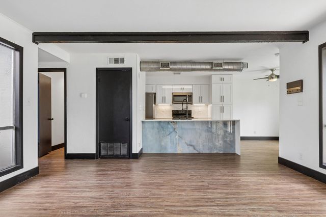 100 Lido CIR H2, Lakeway, TX 78734