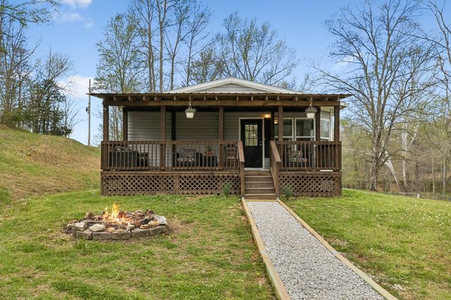 805 Harris Rd, Dickson, TN 37055