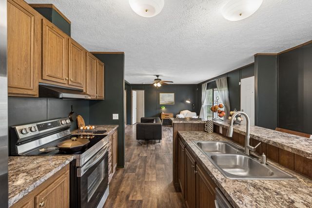 805 Harris Rd, Dickson, TN 37055