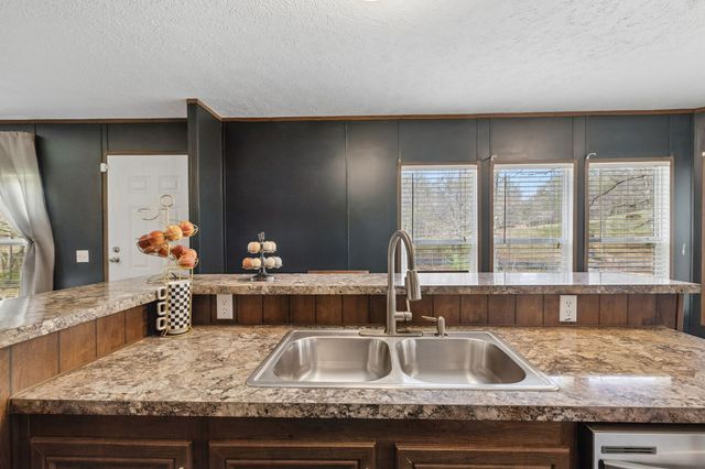 805 Harris Rd, Dickson, TN 37055