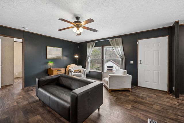 805 Harris Rd, Dickson, TN 37055