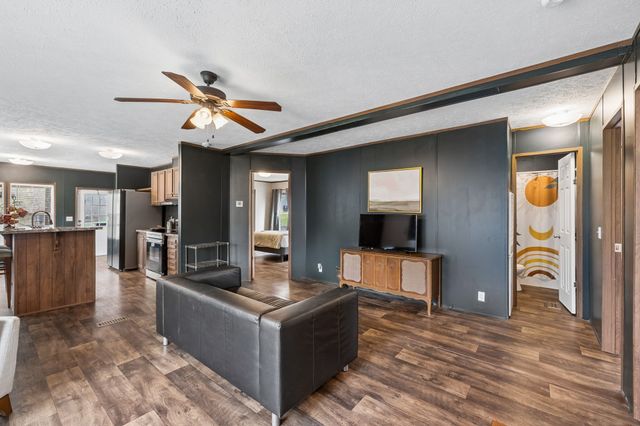 805 Harris Rd, Dickson, TN 37055
