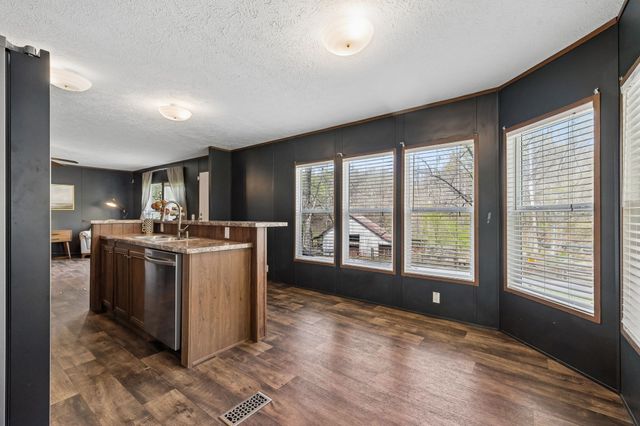805 Harris Rd, Dickson, TN 37055