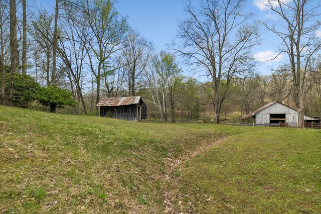805 Harris Rd, Dickson, TN 37055
