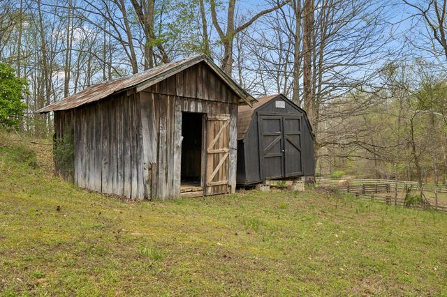 805 Harris Rd, Dickson, TN 37055