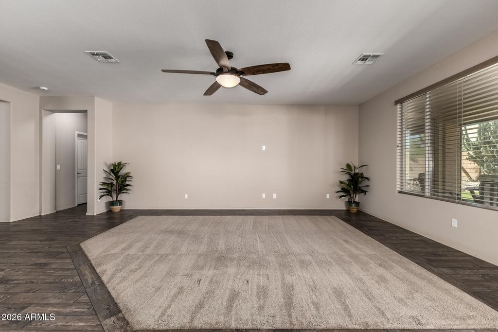 Image 10 of property listing at 12850 N 177TH Drive, Surprise, AZ 85388