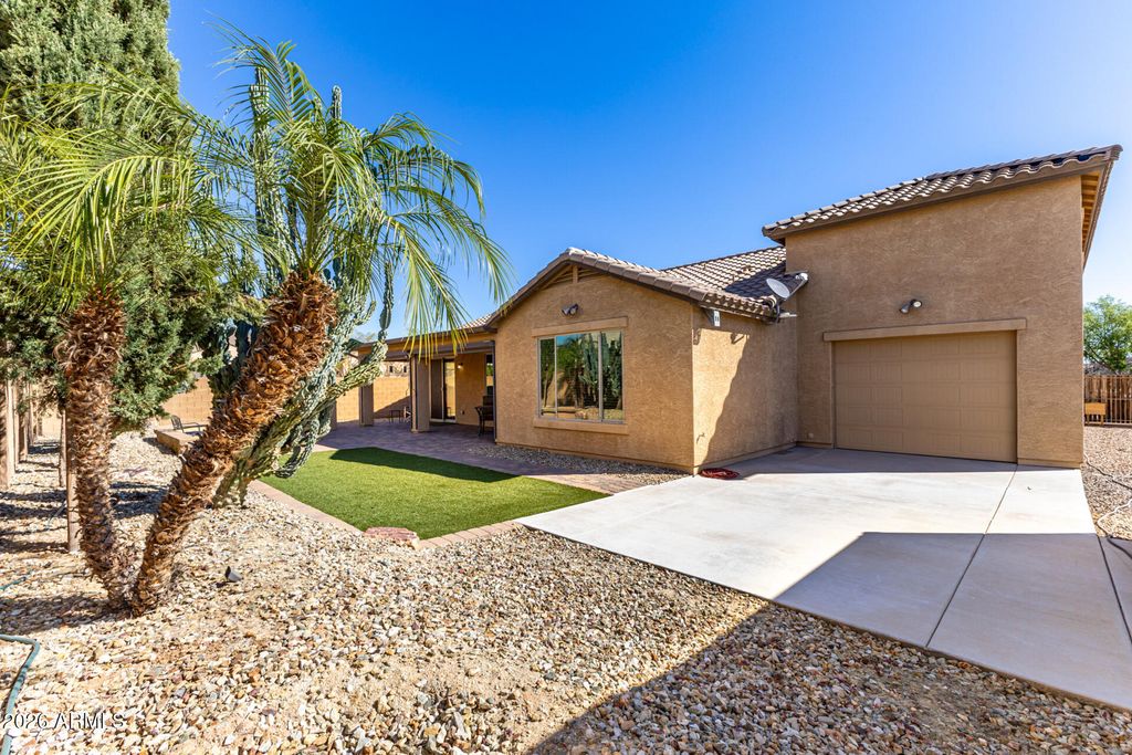 Image 31 of property listing at 12850 N 177TH Drive, Surprise, AZ 85388