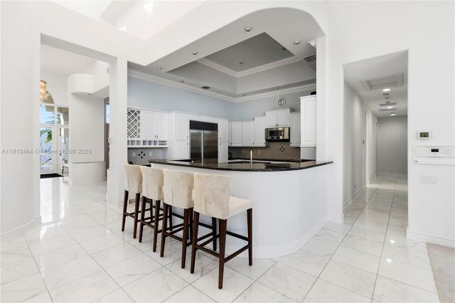 2939 Paddock Ln, Weston, FL 33331