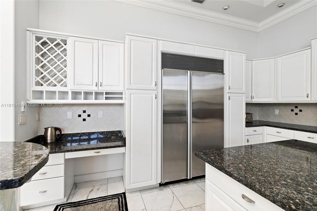 2939 Paddock Ln, Weston, FL 33331