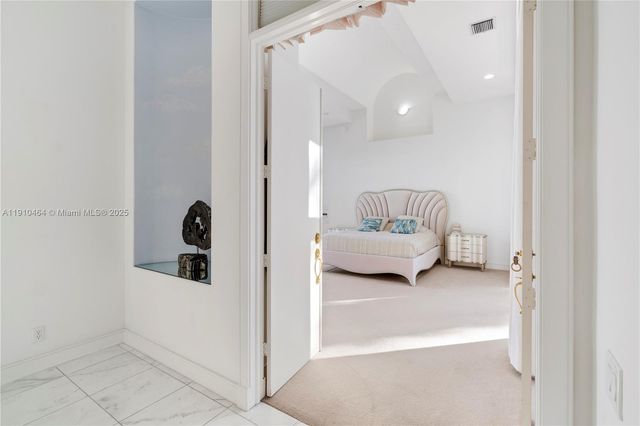 2939 Paddock Ln, Weston, FL 33331