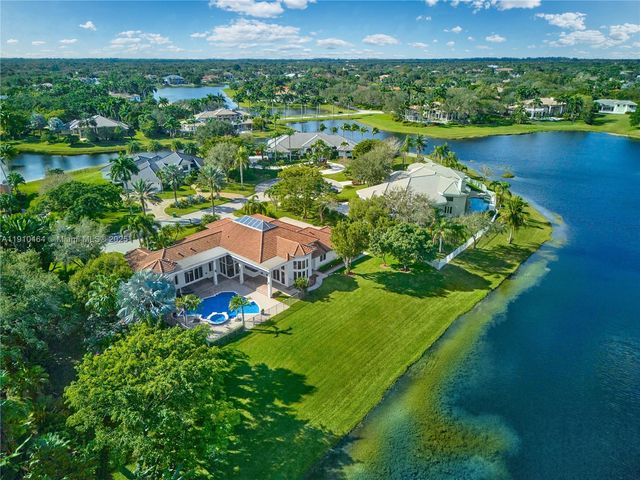 2939 Paddock Ln, Weston, FL 33331