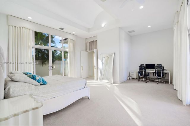 2939 Paddock Ln, Weston, FL 33331