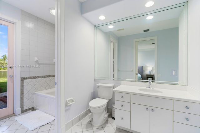 2939 Paddock Ln, Weston, FL 33331