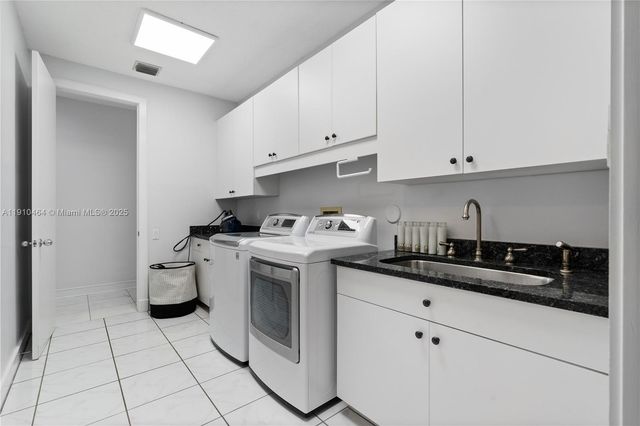 2939 Paddock Ln, Weston, FL 33331