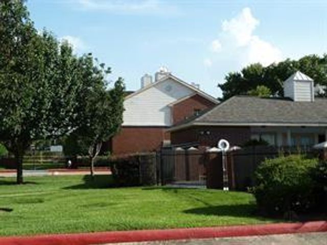 1103 Dulles Avenue 804, Stafford, TX 77477