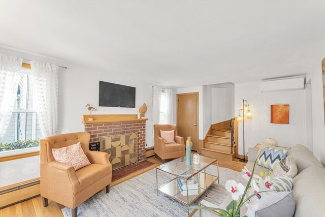 2505 Centre St, Boston, MA 02132