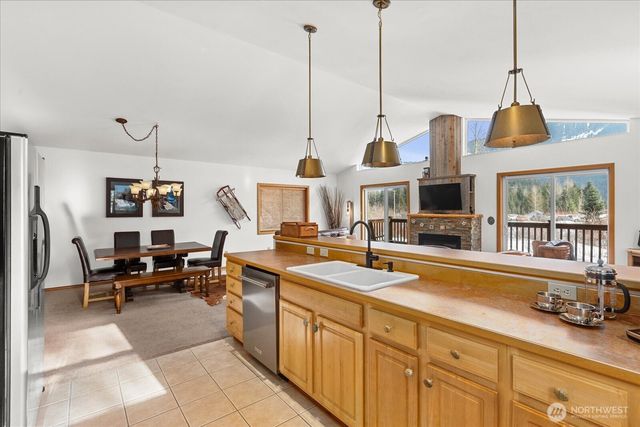 661 E Hyak Drive, Snoqualmie Pass, WA 98068