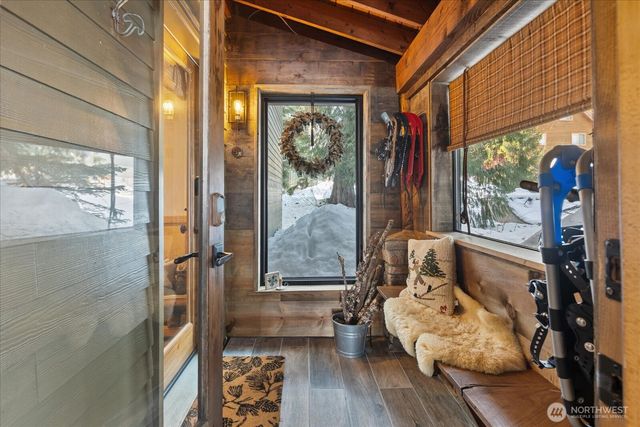 661 E Hyak Drive, Snoqualmie Pass, WA 98068