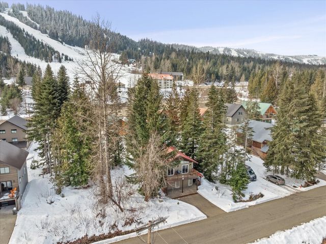 661 E Hyak Drive, Snoqualmie Pass, WA 98068