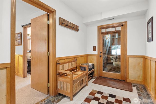 661 E Hyak Drive, Snoqualmie Pass, WA 98068