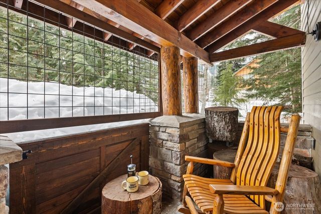 661 E Hyak Drive, Snoqualmie Pass, WA 98068