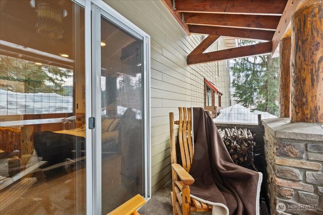 661 E Hyak Drive, Snoqualmie Pass, WA 98068