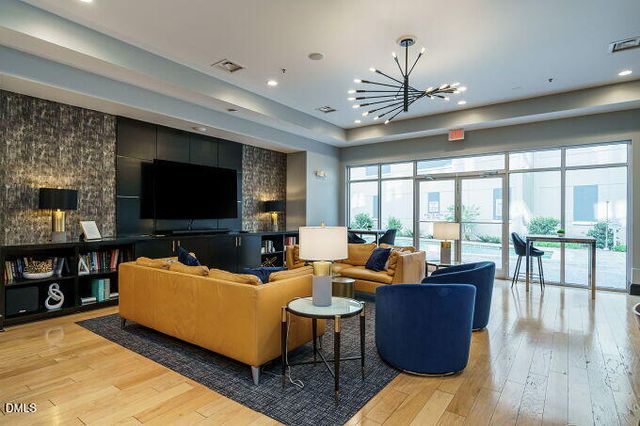 222 Glenwood Avenue 513, Raleigh, NC 27603