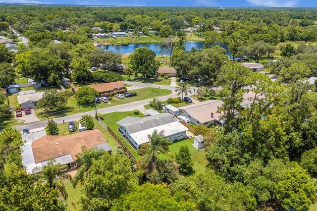 37102 OAK LANE, Umatilla, FL 32784