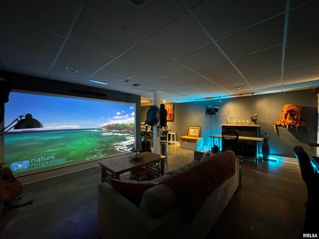 1801 COLONIAL Drive, Marion, IL 62959