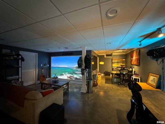 1801 COLONIAL Drive, Marion, IL 62959