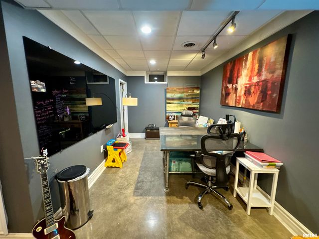 1801 COLONIAL Drive, Marion, IL 62959