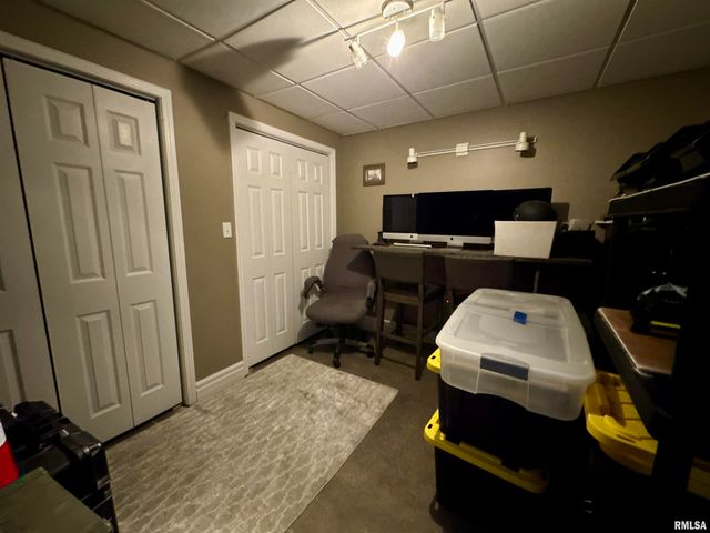 1801 COLONIAL Drive, Marion, IL 62959