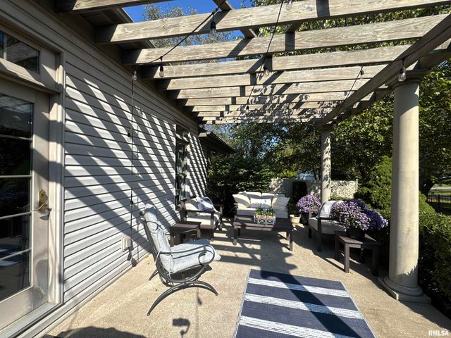 1801 COLONIAL Drive, Marion, IL 62959