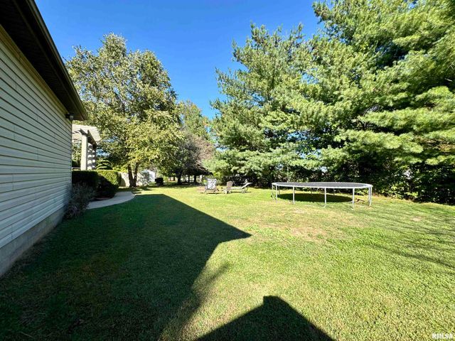 1801 COLONIAL Drive, Marion, IL 62959