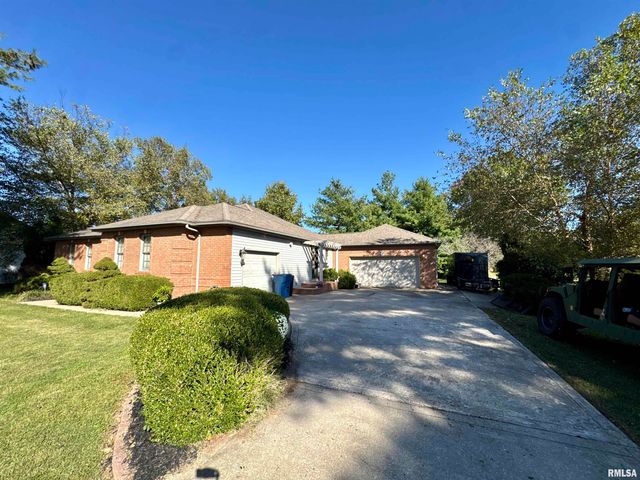 1801 COLONIAL Drive, Marion, IL 62959