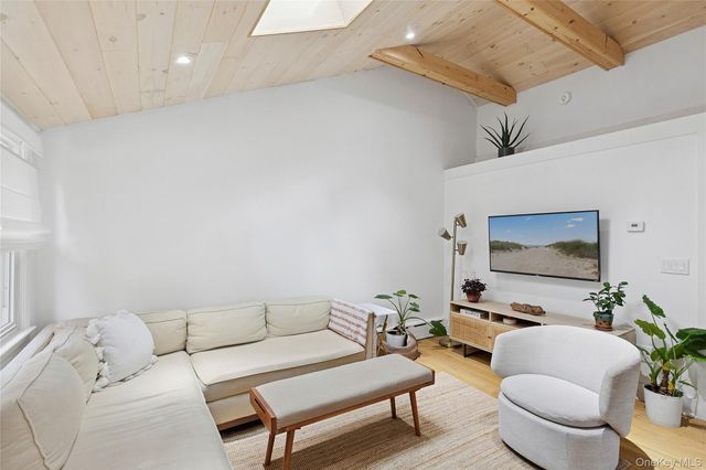 11 Shell Road, Hampton Bays, NY 11946