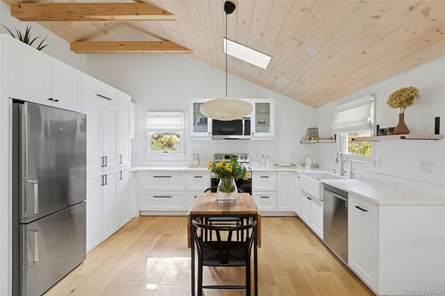 11 Shell Road, Hampton Bays, NY 11946