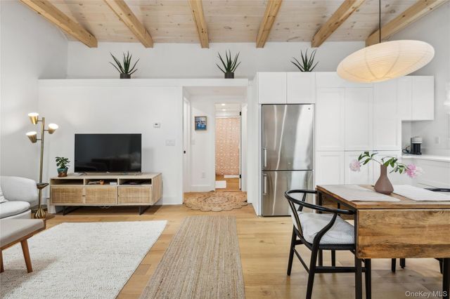 11 Shell Road, Hampton Bays, NY 11946