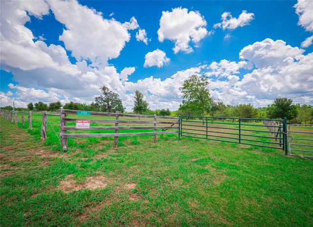 1721 County Road 429, Rockdale, TX 76567