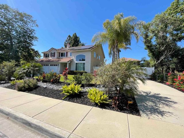 110 Brava Place, Escondido, CA 92026
