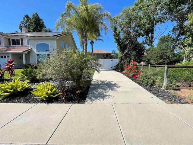 110 Brava Place, Escondido, CA 92026