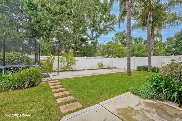 110 Brava Place, Escondido, CA 92026