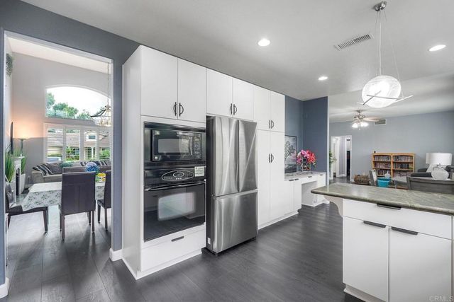 110 Brava Place, Escondido, CA 92026
