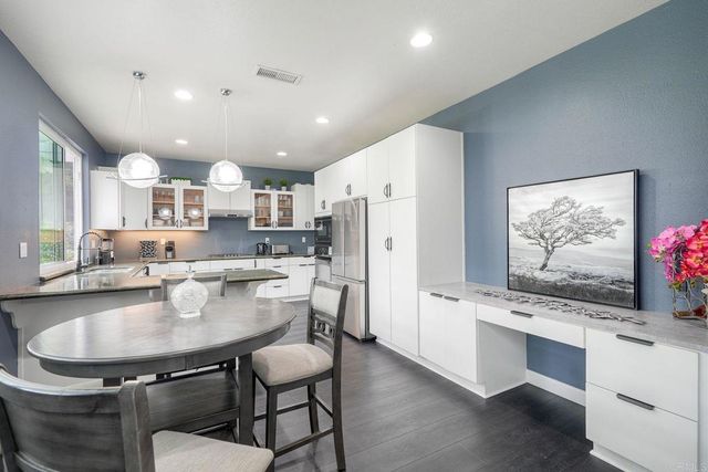 110 Brava Place, Escondido, CA 92026