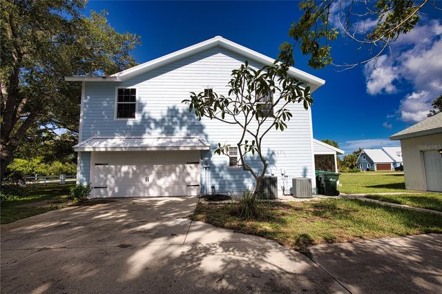 916 BAYSHORE DRIVE, Englewood, FL 34223