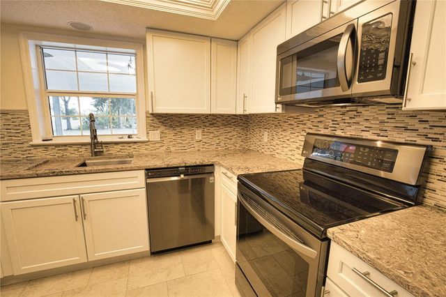 916 BAYSHORE DRIVE, Englewood, FL 34223